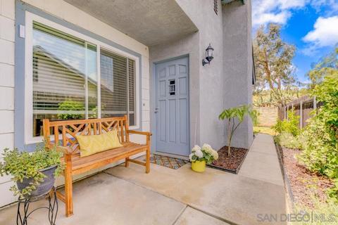 1127 Corral Gln, Escondido, CA 92026 photo 2