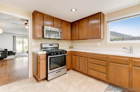1127 Corral Gln, Escondido, CA 92026 photo 12