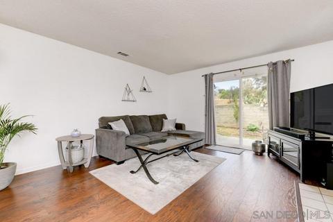 1127 Corral Gln, Escondido, CA 92026 photo 3