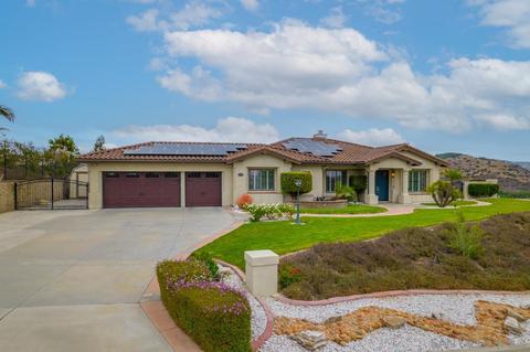 3902 Flowerwood Ln, Fallbrook, CA 92028 photo 2