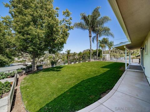 1622 York, Vista, CA 92084 photo 4
