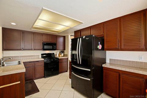 1889 Ithaca Dr, Vista, CA 92081 photo 11