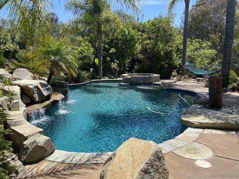 883 Evergreen Ln, Vista, CA 92084 photo 4