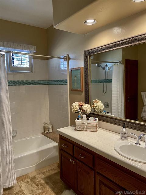 883 Evergreen Ln, Vista, CA 92084 photo 15