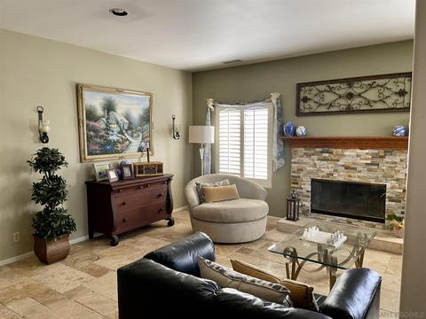 883 Evergreen Ln, Vista, CA 92084 photo 9