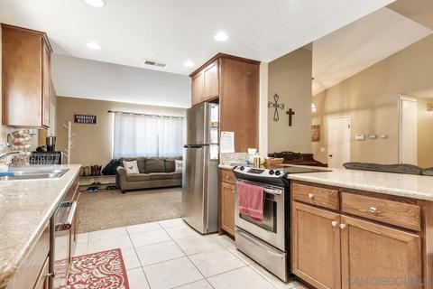 246 Haley St, Ramona, CA 92065 photo 4