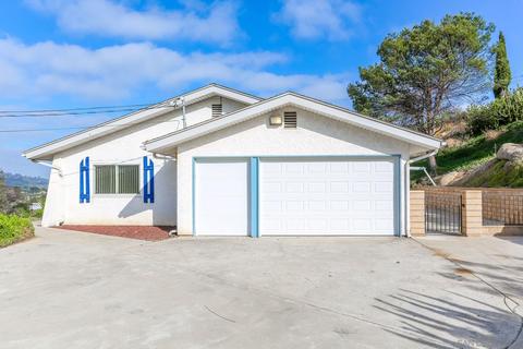 1086 Merritt Dr, El Cajon, CA 92020 photo 2