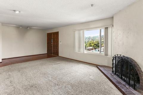 1086 Merritt Dr, El Cajon, CA 92020 photo 4