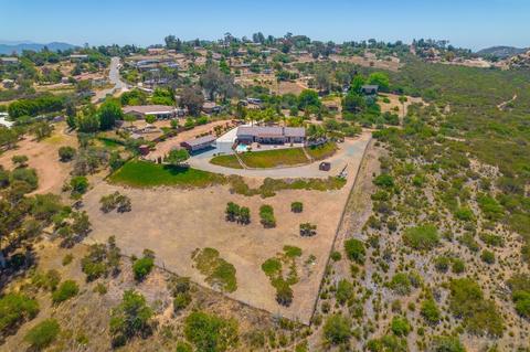 122 Lake View Ln, El Cajon, CA 92021 photo 4
