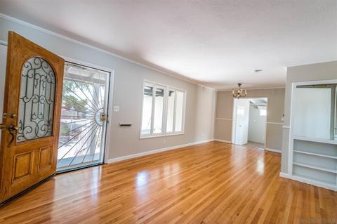7248 Pearson St, La Mesa, CA 91941 photo 2