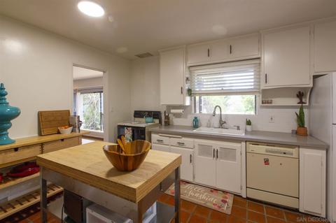 9350 Hollyhock Rd, Spring Valley, CA 91977 photo 7