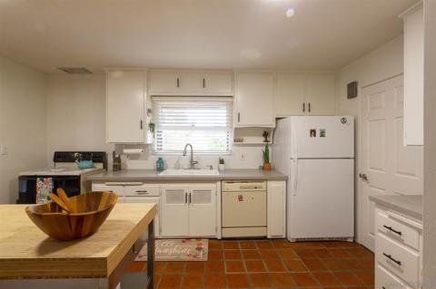 9350 Hollyhock Rd, Spring Valley, CA 91977 photo 8