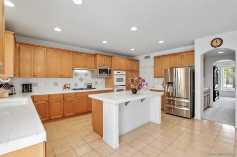 455 Adelaide Gln, Escondido, CA 92026 photo 8