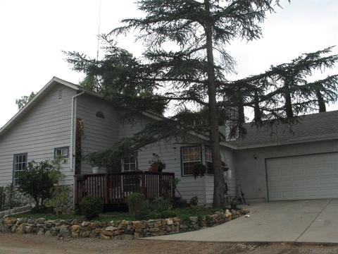 172 Palmyra Dr, Vista, CA 92084 photo 2