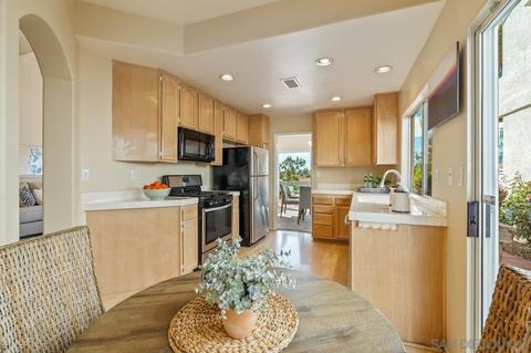 1575 Golfcrest Pl, Vista, CA 92081 photo 11