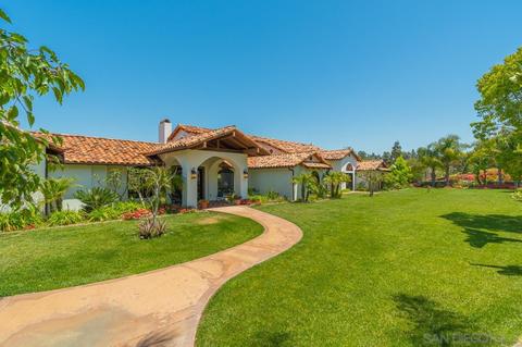 22 Country Glen Rd, Fallbrook, CA 92028 photo 2