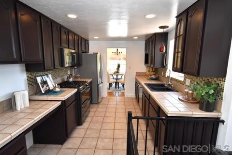9370 Carmichael Dr, La Mesa, CA 91941 photo 12