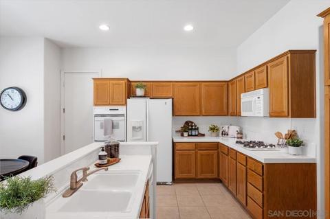 2195 Stone Castle, Fallbrook, CA 92028 photo 10