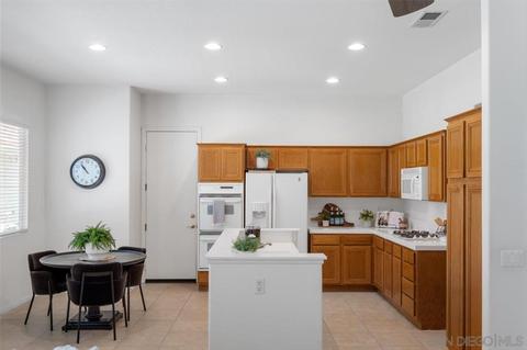 2195 Stone Castle, Fallbrook, CA 92028 photo 9