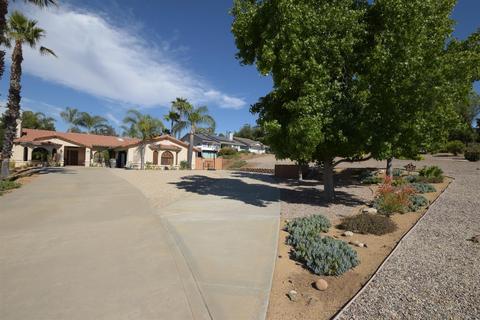 25245 Hereford Dr, Ramona, CA 92065 photo 1