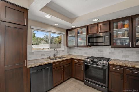 4245 Tiberon Dr, Oceanside, CA 92056 photo 4