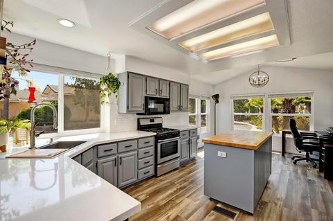 2341 Mapleleaf Dr, Vista, CA 92081 photo 10