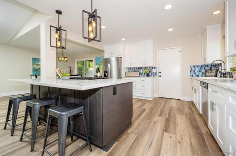 638 Cortez Ave, Vista, CA 92084 photo 5