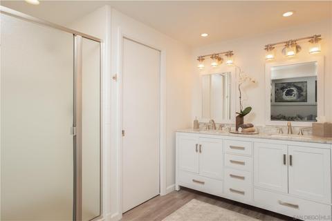 8373 Prestwick Dr, La Jolla, CA 92037 photo 19