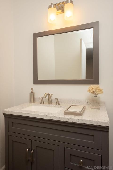 8373 Prestwick Dr, La Jolla, CA 92037 photo 27