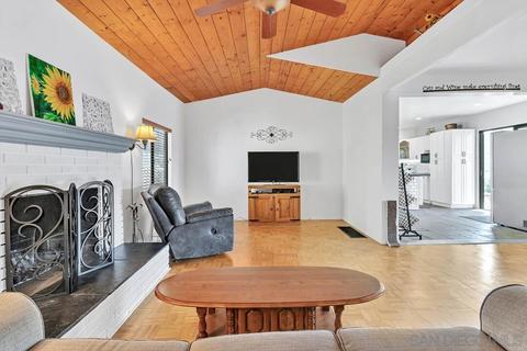 25751 Hillcrest Ave, Escondido, CA 92026 photo 18