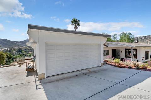 25751 Hillcrest Ave, Escondido, CA 92026 photo 4