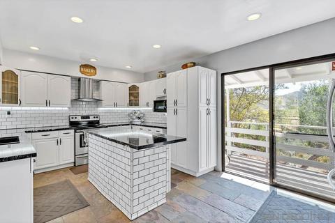 25751 Hillcrest Ave, Escondido, CA 92026 photo 11