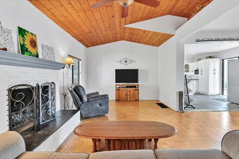 25751 Hillcrest Ave, Escondido, CA 92026 photo 17