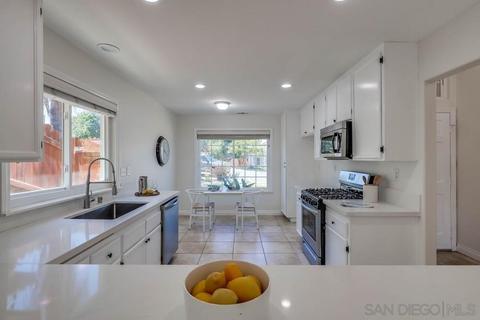 1584 Jonathon St, Vista, CA 92083 photo 5