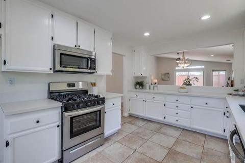 1584 Jonathon St, Vista, CA 92083 photo 6