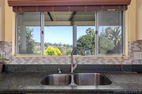 2606 Mesa Dr, Oceanside, CA 92054 photo 8