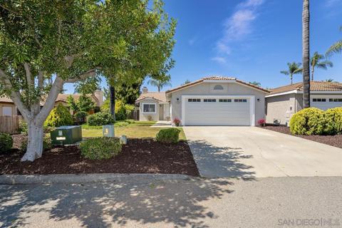 1322 Monique Ct, Vista, CA 92084 photo 3