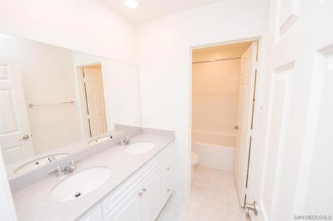 10711 Porter Ter, Spring Valley, CA 91978 photo 14