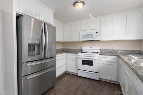 8427 Carlton Oaks Dr, Santee, CA 92071 photo 9