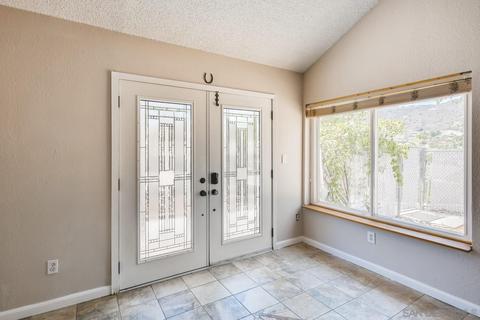 11224 Huntingride Cir, Santee, CA 92071 photo 4