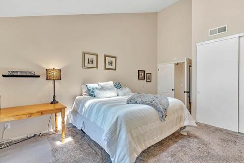 1041 Silver Stallion Dr, Vista, CA 92081 photo 25
