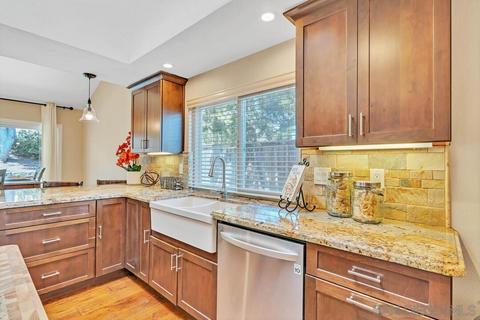 1041 Silver Stallion Dr, Vista, CA 92081 photo 15