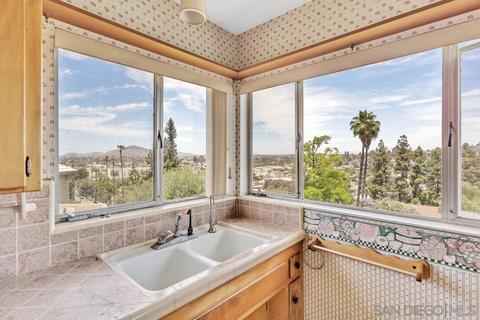 4456 Acacia Ave, La Mesa, CA 91941 photo 2