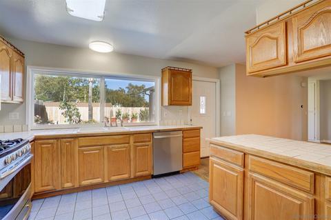 10619 Ironwood Ave, Santee, CA 92071 photo 5