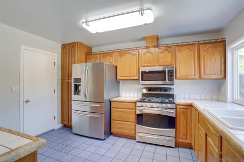 10619 Ironwood Ave, Santee, CA 92071 photo 4