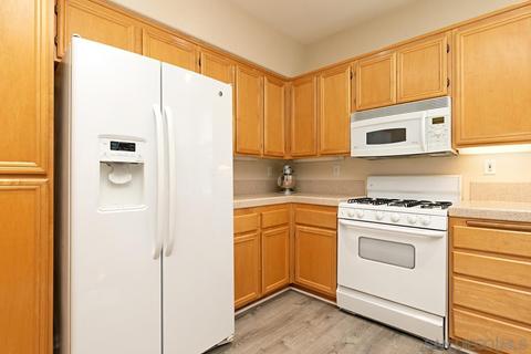 2001 Courage St, Vista, CA 92081 photo 12