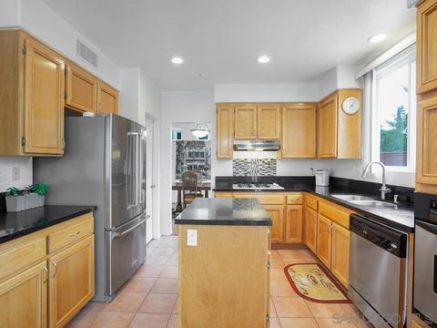 2453 Bear Rock Gln, Escondido, CA 92026 photo 15