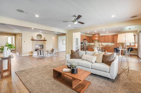 821 Red Blush Rd, Escondido, CA 92027 photo 1