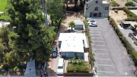 701 Valley Ave, Solana Beach, CA 92075 photo 2