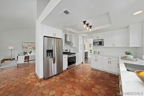 360 Vista Marazul, Oceanside, CA 92057 photo 12
